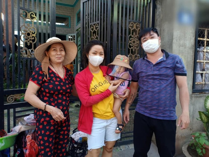 Anh tài xế bao đồng đáng yêu nhất quả đất và những chuyến xe miễn phí cho bệnh nhân mùa dịch Covid-19 - Ảnh 2. Anh tài xế bao đồng đáng yêu nhất quả đất và những chuyến xe miễn phí cho bệnh nhân mùa dịch Covid-19 - Ảnh 2.