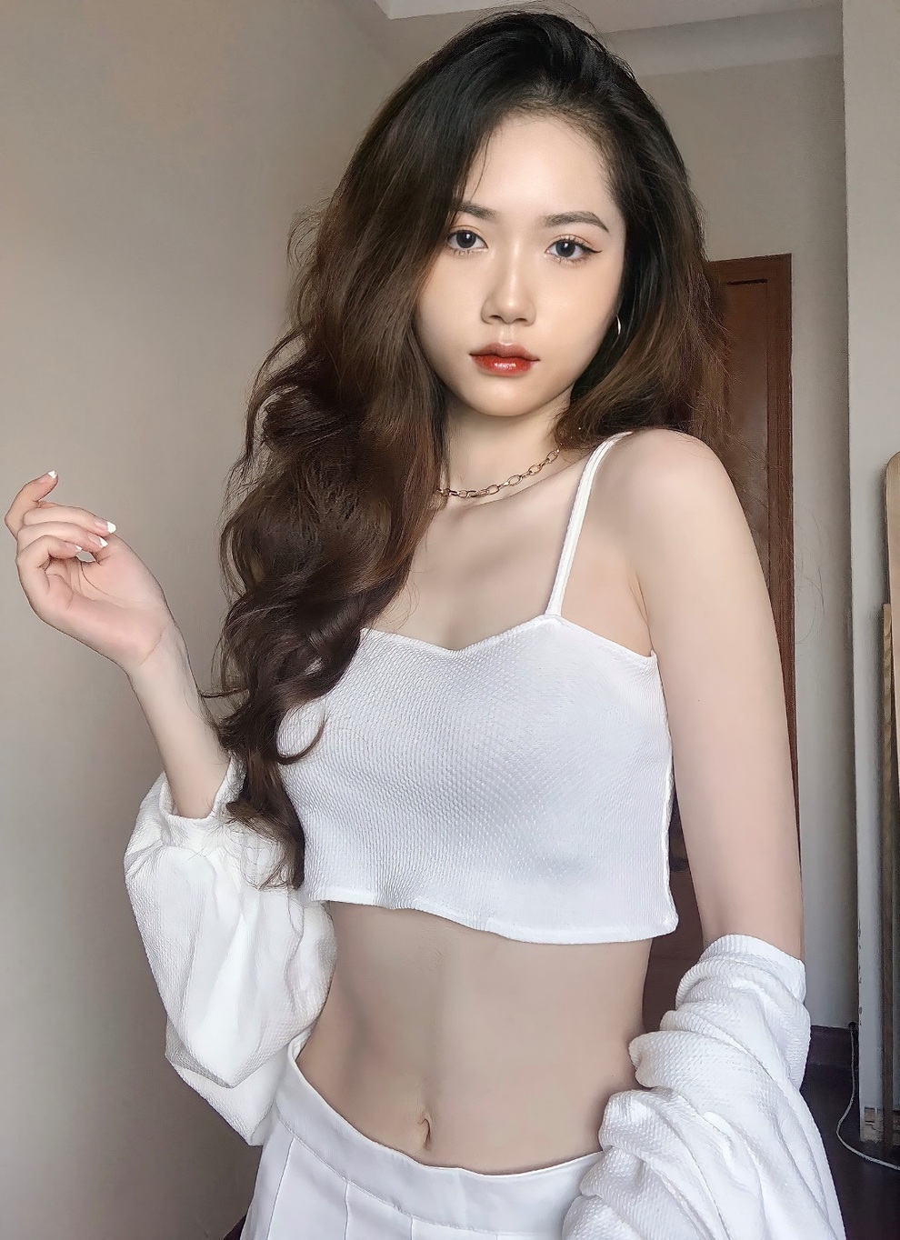Hot girl 2K rũ bỏ nét thơ ngây, lột xác gợi cảm hút hồn - 4 Hot girl 2K rũ bỏ nét thơ ngây, lột xác gợi cảm hút hồn - 4