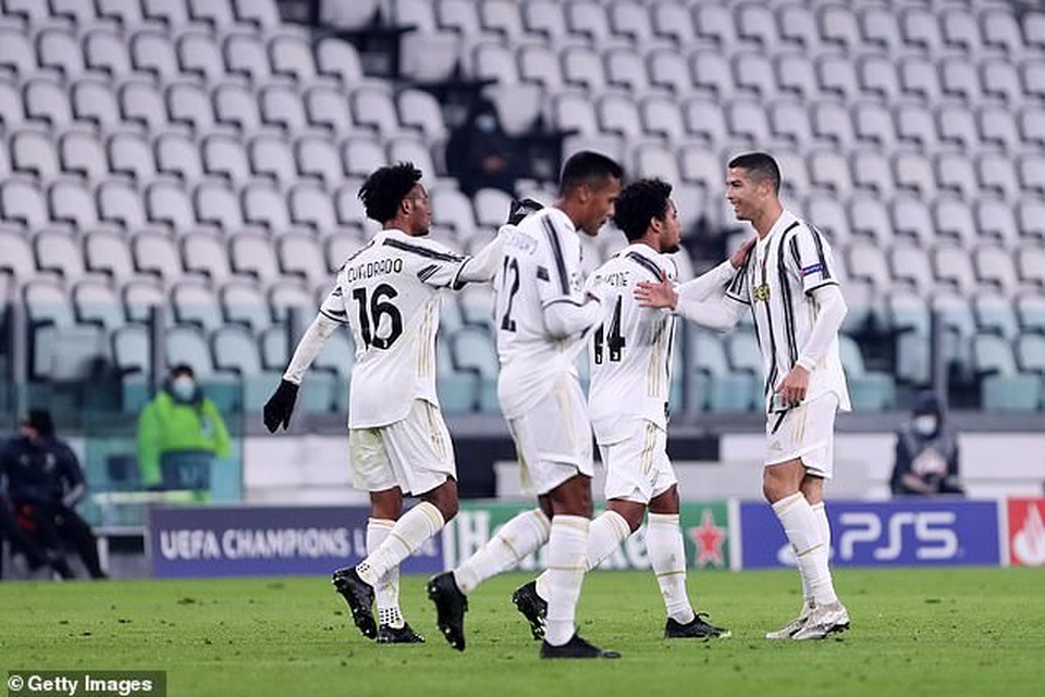 C.Ronaldo ghi bàn, Juventus giành vé đi tiếp ở Champions League - 10 C.Ronaldo ghi bàn, Juventus giành vé đi tiếp ở Champions League - 10