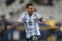 Messi chính thức vượt C.Ronaldo trở thành "vua sút phạt"