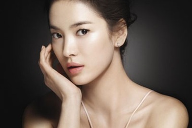 Song Hye Kyo lọt top “100 gương mặt nổi tiếng đẹp nhất thế giới”