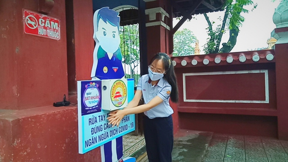 Nhiều trường áp dụng biện pháp mạnh phòng dịch đón học sinh - 17 Nhiều trường áp dụng biện pháp mạnh phòng dịch đón học sinh - 17