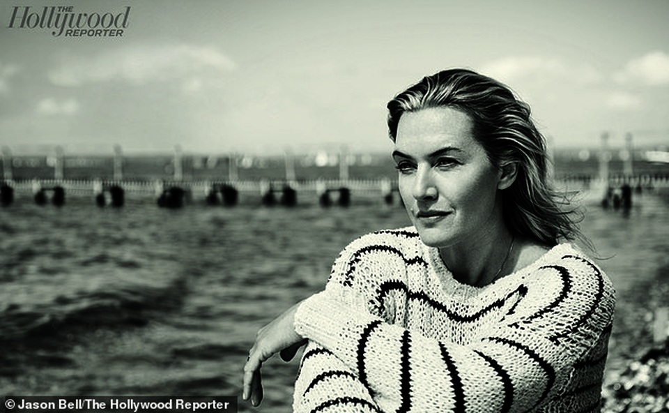 Kate Winslet chia sẻ về việc đóng cảnh nóng ở tuổi ngoài 40 - 2 Kate Winslet chia sẻ về việc đóng cảnh nóng ở tuổi ngoài 40 - 2