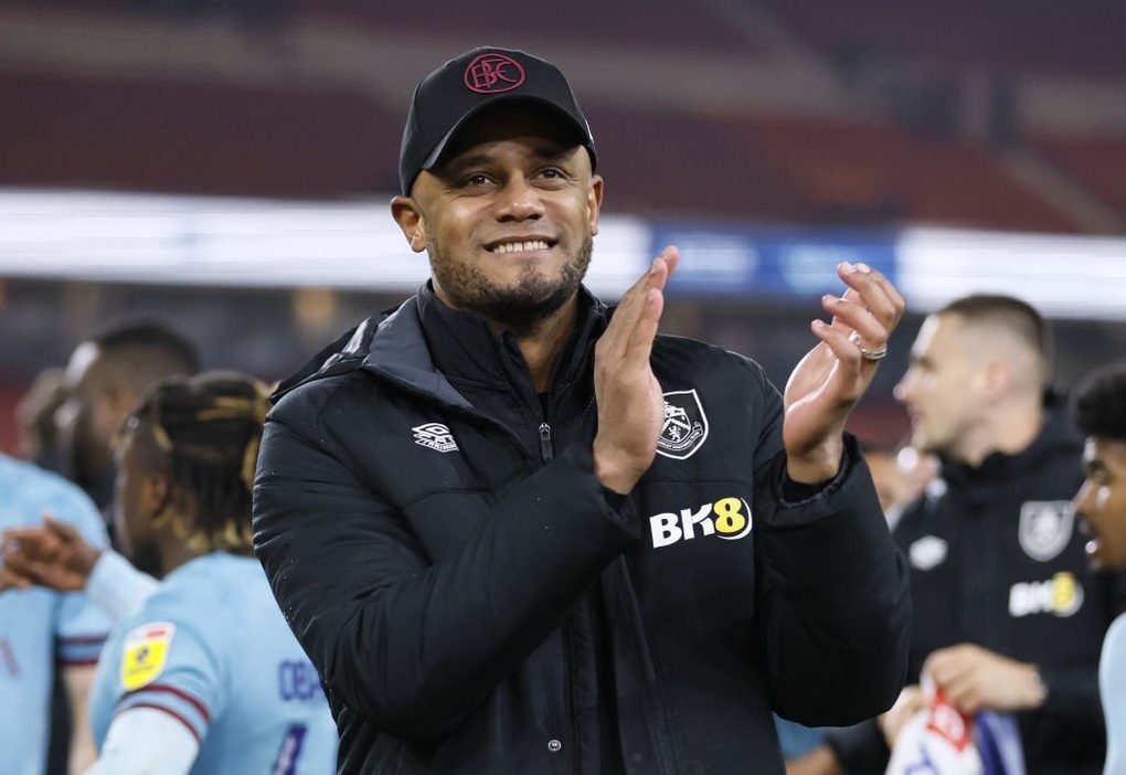 Đội bóng đầu tiên thăng hạng Premier League 2023/24 - 1 Đội bóng đầu tiên thăng hạng Premier League 2023/24 - 1