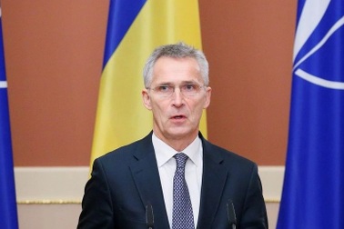 NATO cảnh báo Nga dồn quân gần Ukraine