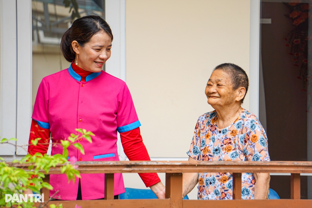 Người con của thương binh thành “con gái” chung của hàng chục người có công - 4 Người con của thương binh thành “con gái” chung của hàng chục người có công - 4