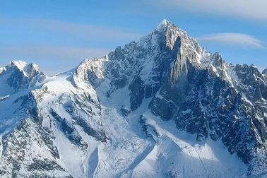 Ngọn núi bị nứt trên dãy Alps có thể sụp đổ bất cứ lúc nào