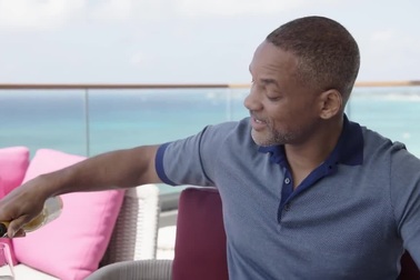 Toàn cảnh cuộc hẹn hò của tài tử Will Smith và robot Sophia