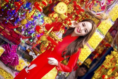 Hoa khôi đất Tây Đô gửi lời chúc năm mới bạn đọc Dân trí