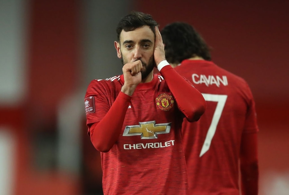 Man Utd 3-2 Liverpool: Salah lập cú đúp, Fernandes tung đòn quyết định - 2 Man Utd 3-2 Liverpool: Salah lập cú đúp, Fernandes tung đòn quyết định - 2
