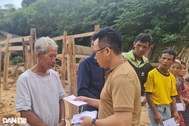 Báo điện tử Dân trí hỗ trợ đợt 4 tới người dân vùng bị lũ quét