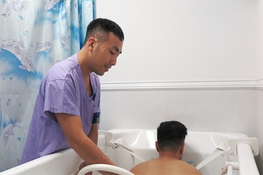 Trải nghiệm vật lý trị liệu cổ vai gáy và cột sống tại bệnh viện 5*