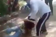 Nghệ An: Nhóm nữ sinh lớp 8 đánh đập bạn trong khu rừng