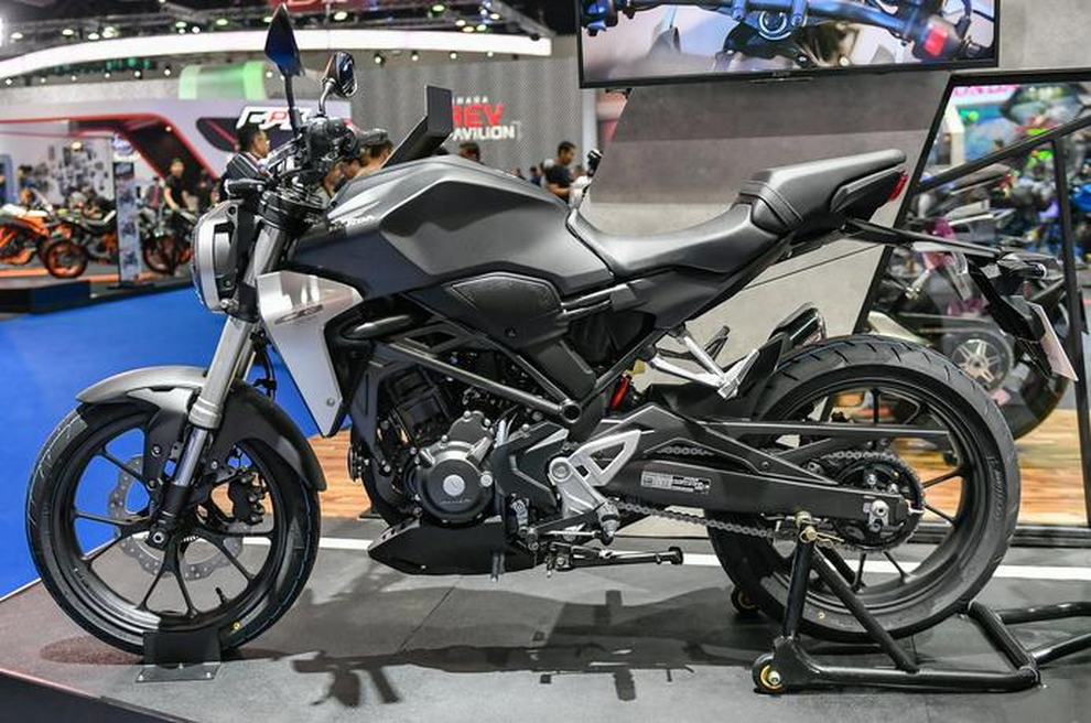 Honda SH 350i và những đối thủ 300cc ở phân khúc dưới 150 triệu đồng - 7 Honda SH 350i và những đối thủ 300cc ở phân khúc dưới 150 triệu đồng - 7