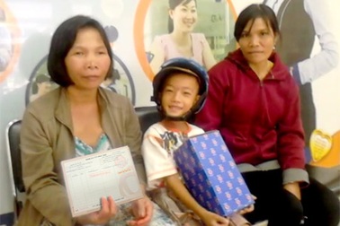 Hơn 100 triệu đồng đến với ba mẹ con bé Tuấn