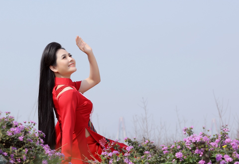 Lương Nguyệt Anh chạnh lòng vì năm nay không được đón Tết cùng gia đình - 9 Lương Nguyệt Anh chạnh lòng vì năm nay không được đón Tết cùng gia đình - 9