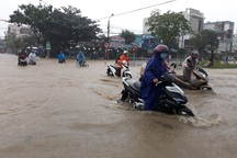 Đà Nẵng "chìm nghỉm" trong trận mưa lịch sử: Điều không thể tránh khỏi?