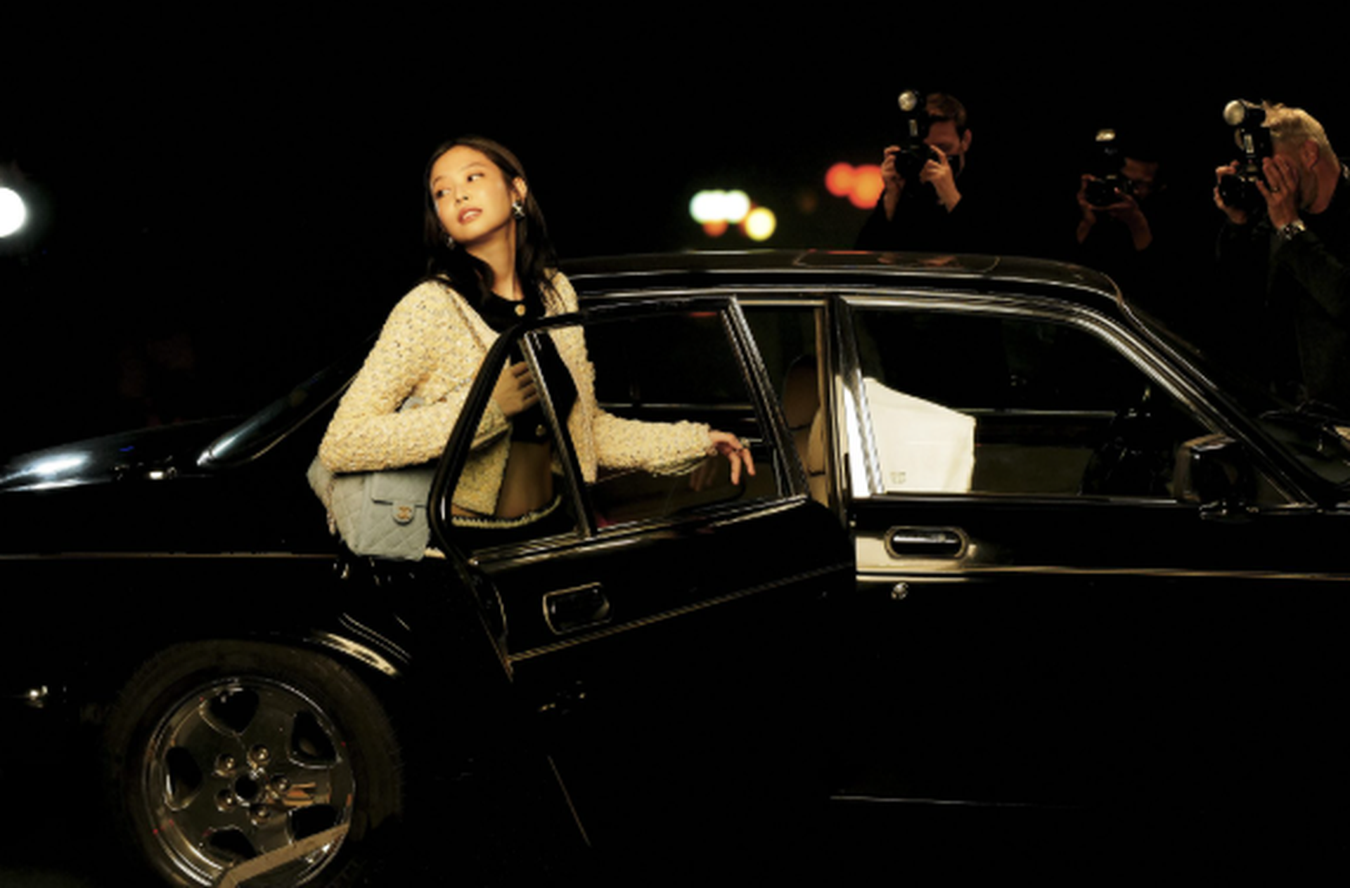 Jennie vẫn được chọn quảng bá sản phẩm mới của Chanel sau sự cố hở bạo - 6 Jennie vẫn được chọn quảng bá sản phẩm mới của Chanel sau sự cố hở bạo - 6