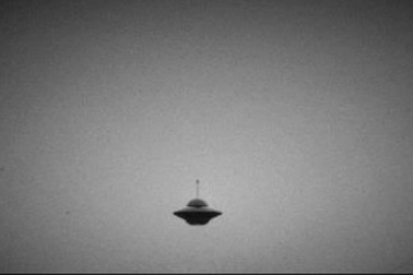 Vật thể bay không xác định làm náo loạn sân bay Đức