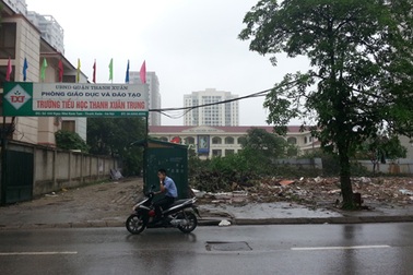 Vụ “hầu tòa vì giành đất cho trường”: Người dân đã tự trả mặt bằng