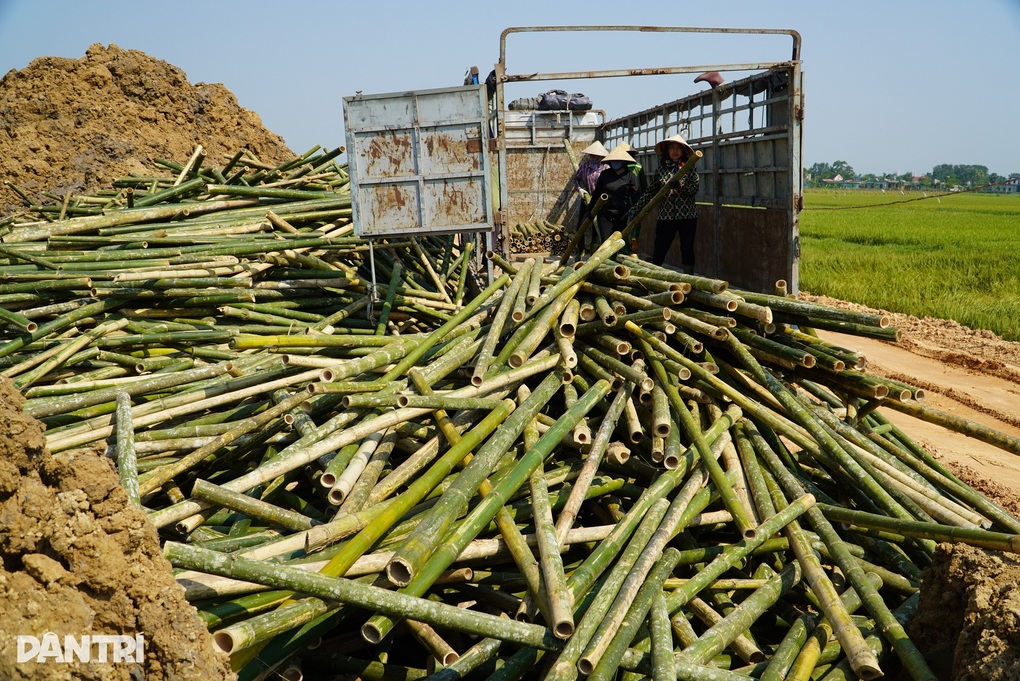 Công nhân trên công trường cao tốc Bắc - Nam giữa nắng nóng đỉnh điểm - 9 Công nhân trên công trường cao tốc Bắc - Nam giữa nắng nóng đỉnh điểm - 9