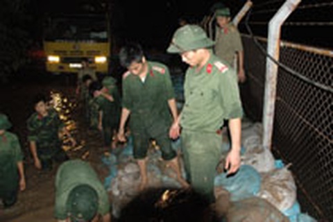 Đê điều “nín thở”