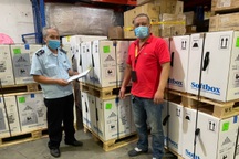 Cận cảnh gần một triệu liều vắc xin Pfizer vừa nhập về Hà Nội và TPHCM