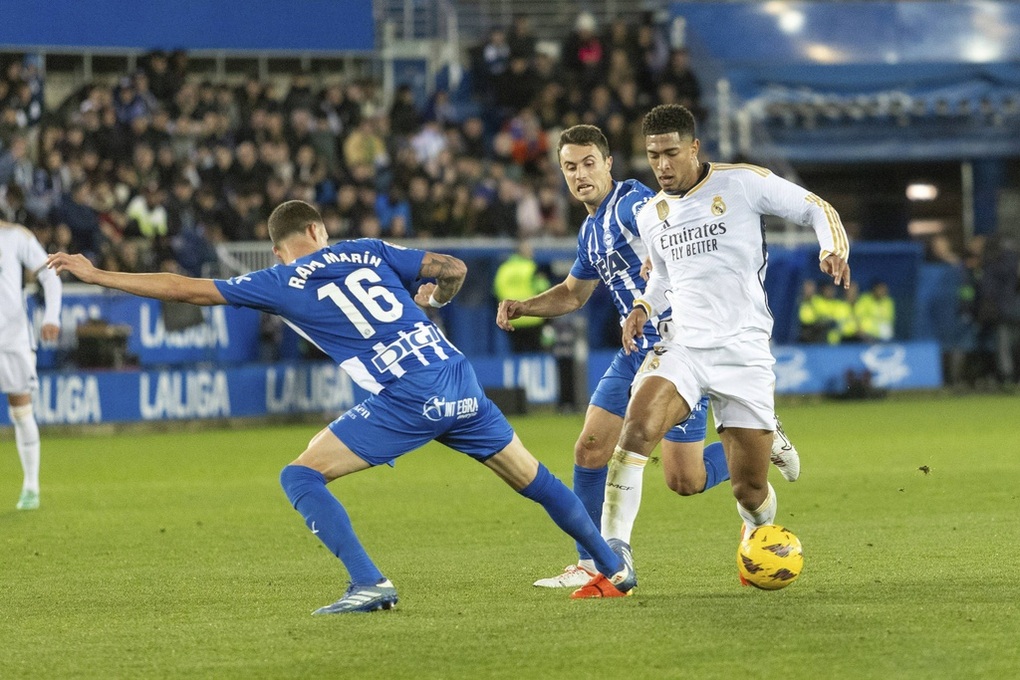 Bằng điểm Girona, Real Madrid trở lại ngôi đầu bảng La Liga | Báo Dân trí