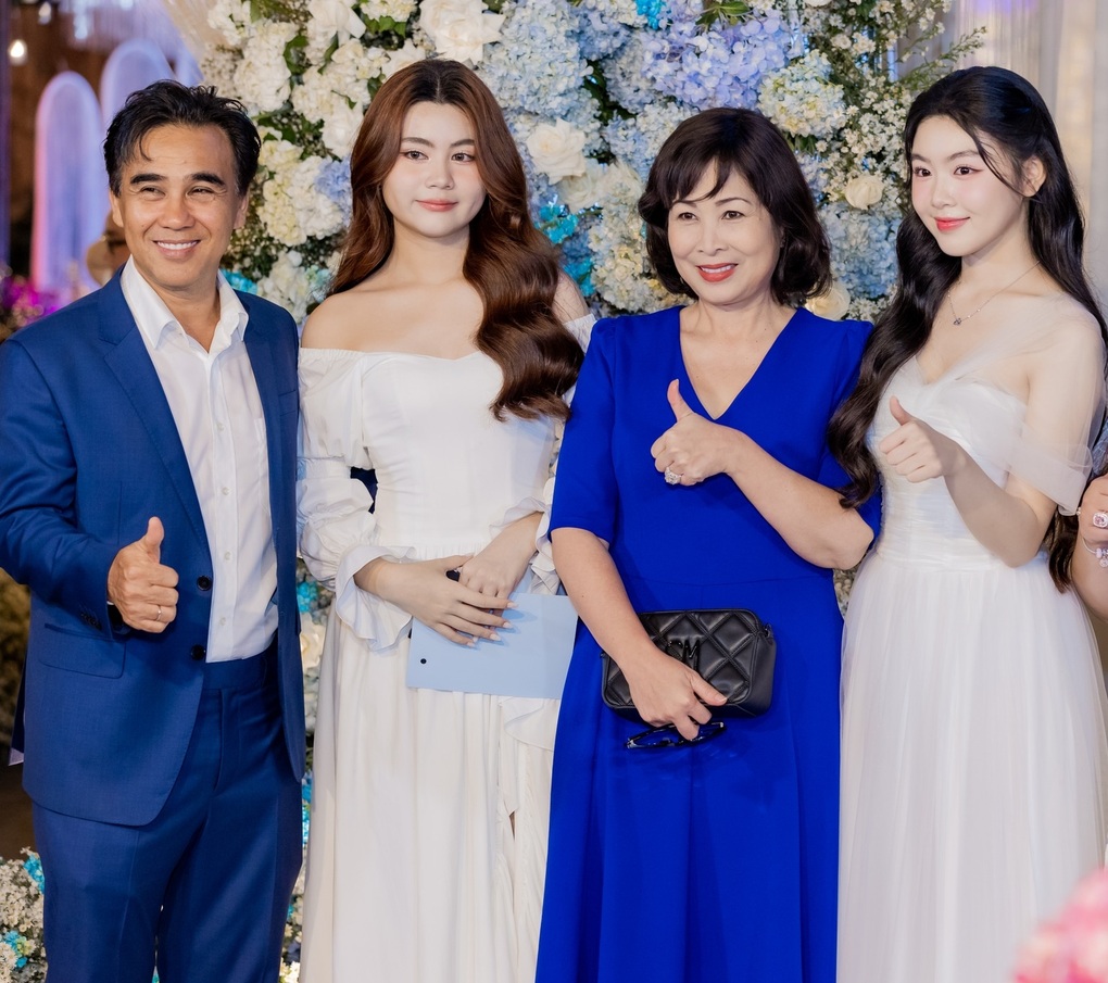 Con gái Quyền Linh: Nhan sắc tuổi 18 gây chú ý, làm tiệc sinh nhật xa hoa - 3 Con gái Quyền Linh: Nhan sắc tuổi 18 gây chú ý, làm tiệc sinh nhật xa hoa - 3