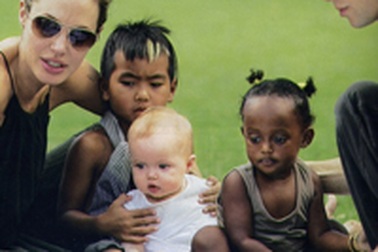 Brangelina nuôi dạy con cái như thế nào?