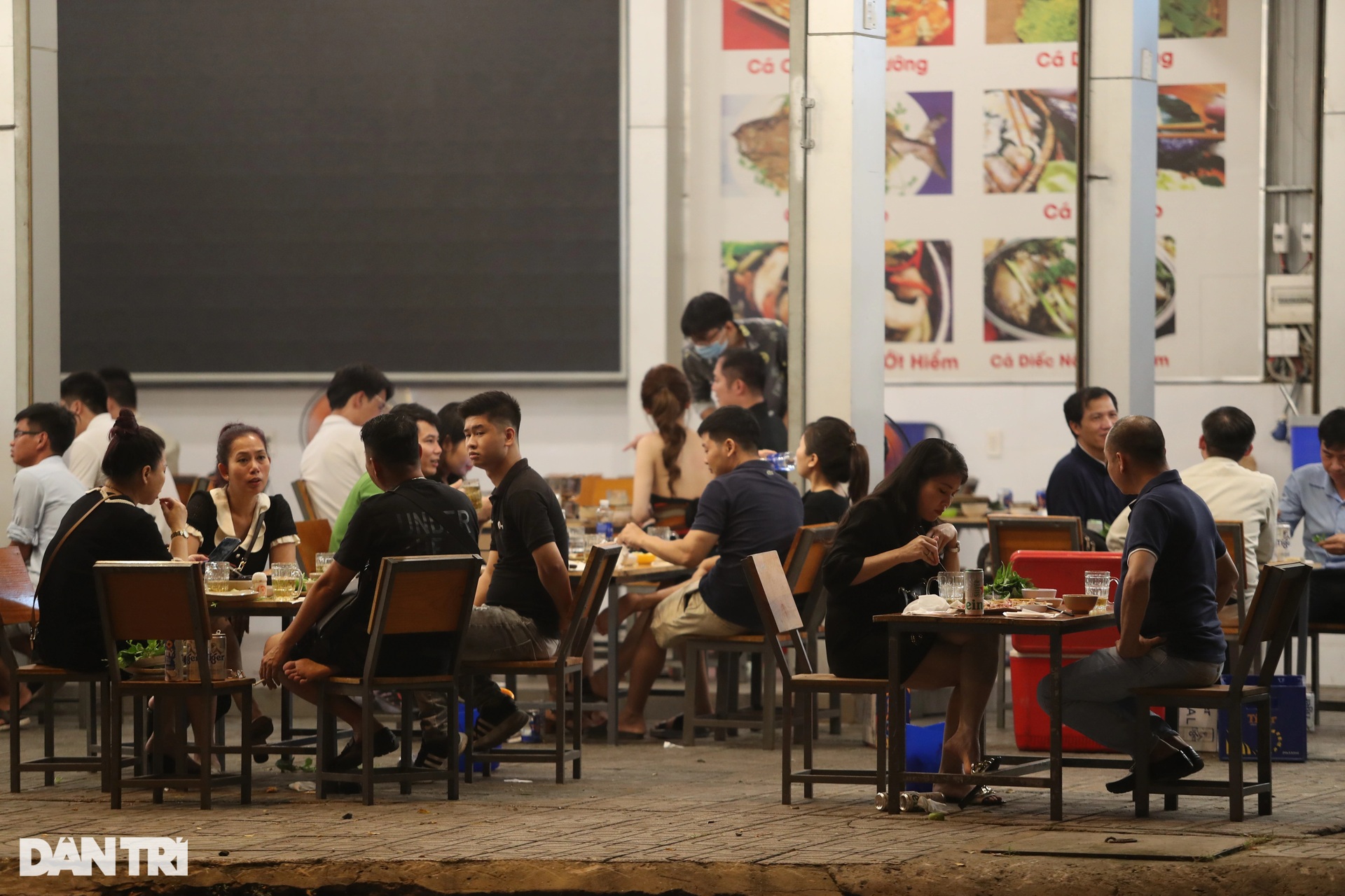 Quán nhậu ở TP Thủ Đức ngày đầu mở lại: Nơi đông đúc, chỗ im lìm - 1 Quán nhậu ở TP Thủ Đức ngày đầu mở lại: Nơi đông đúc, chỗ im lìm - 1
