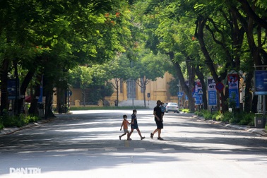 Khu vực Bắc Bộ và Thanh Hóa trời mát, Hà Nội sáng sớm có mưa