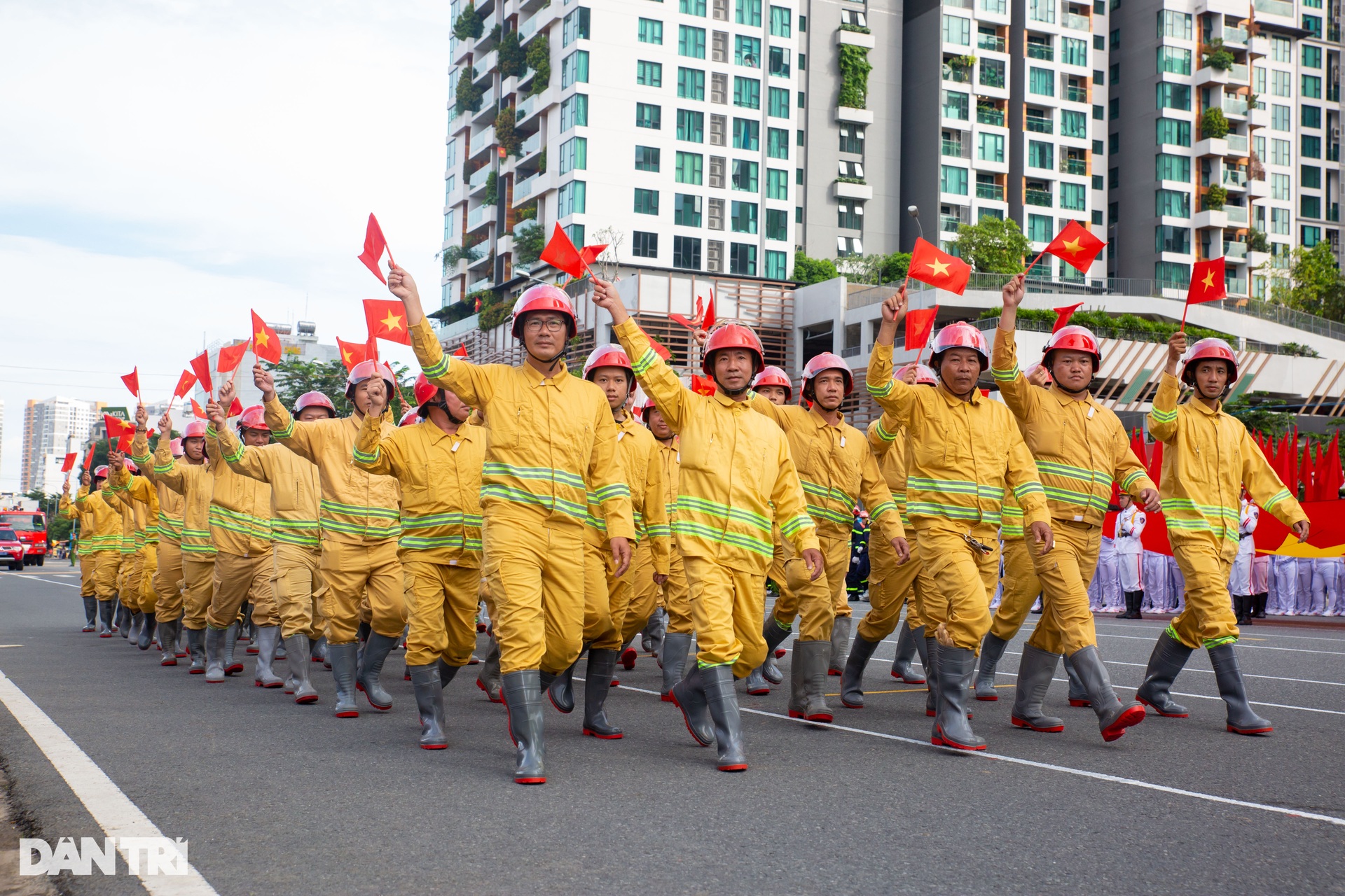 Nảy lửa ở hội thi thể thao nghiệp vụ cứu nạn, cứu hộ tại TPHCM - 8 Nảy lửa ở hội thi thể thao nghiệp vụ cứu nạn, cứu hộ tại TPHCM - 8