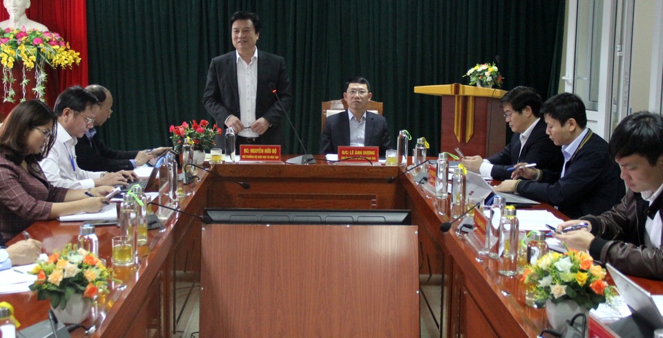 Thứ trưởng Bộ GDĐT: “Đặt an toàn của người học lên trên hết” - 2 Thứ trưởng Bộ GDĐT: “Đặt an toàn của người học lên trên hết” - 2