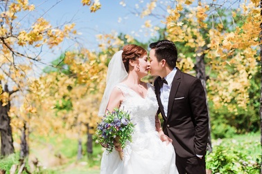 “Phát sốt” với bộ ảnh cưới đẹp như cổ tích của cô dâu 61 tuổi lấy chồng 26 tuổi