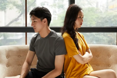 Chồng có tiền cất két sắt mà vẫn để vợ nợ nần khắp nơi