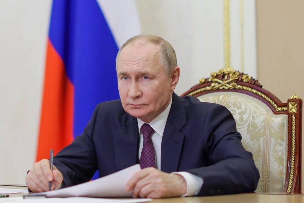 Ông Putin ký sắc lệnh cho phép người nước ngoài nhập ngũ - 1 Ông Putin ký sắc lệnh cho phép người nước ngoài nhập ngũ - 1