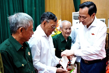 Tháng 7, nghĩ về một quyết định hợp lòng dân