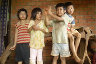 Một xã có 200 trẻ em “vô danh”