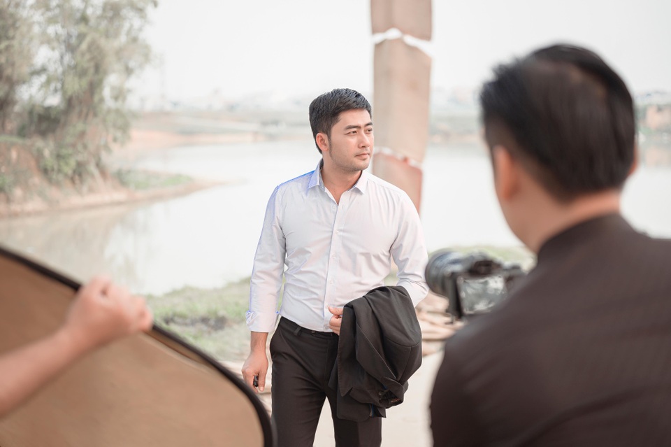 Mai Thương run rẩy khi đóng cảnh tình tứ với Bảo Ngậu phim “Người phán xử” - 2 Mai Thương run rẩy khi đóng cảnh tình tứ với Bảo Ngậu phim “Người phán xử” - 2