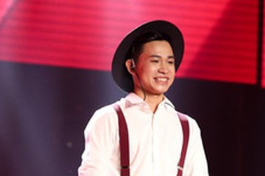 Giọng ca "phi giới tính" Tùng Anh: 6 anh chị em hy sinh để tôi được đi học