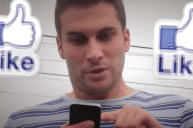 Facebook mở tính năng bình luận bằng ảnh động