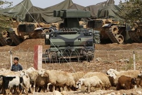 Thổ Nhĩ Kỳ cấp tập điều binh tới biên giới với Syria