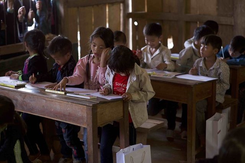 Có lớp học Dân trí, không lo hàng chục học sinh bản Nậm Lốt phải bỏ học - 15 Có lớp học Dân trí, không lo hàng chục học sinh bản Nậm Lốt phải bỏ học - 15