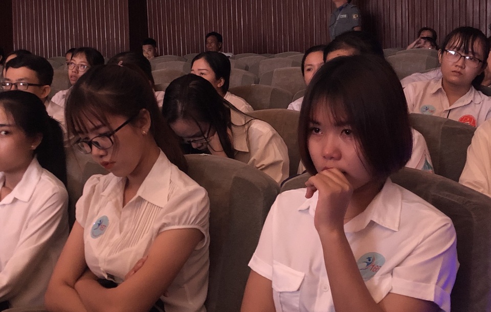 Trao học bổng đến 211 HS, SV khu vực Đông Nam Bộ bị ảnh hưởng bởi Covid-19 - 3 Trao học bổng đến 211 HS, SV khu vực Đông Nam Bộ bị ảnh hưởng bởi Covid-19 - 3