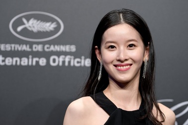 Từ hot girl mạng thành nữ tỷ phú trẻ nhất Trung Quốc