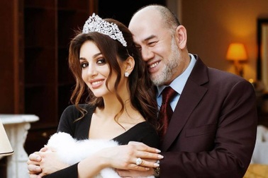 Rộ tin đồn cựu vương Malaysia ly hôn hoa hậu Nga chỉ sau một năm kết hôn