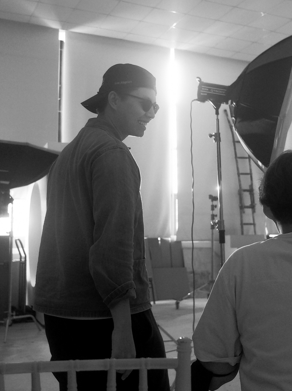 Nhà thiết kế đứng sau đề cử Grammy đầu tiên của Việt Nam là ai? - 7