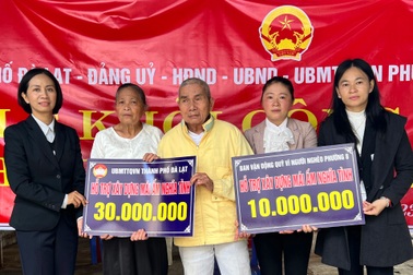 Bạn đọc Dân trí giúp gia đình 4 người bị bệnh ở Đà Lạt sửa chữa nhà