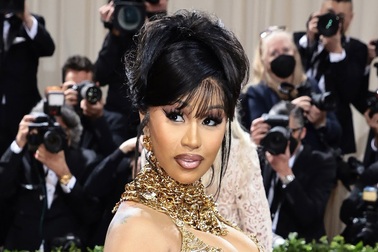 Cardi B gợi cảm trên thảm đỏ